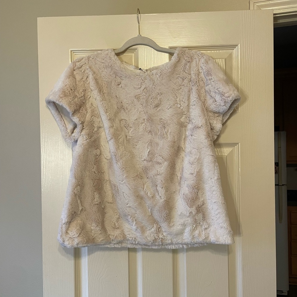 Anthropologie Faux Fur Beige Cream Short Sleeve Top Blouse Pull Back Zipper